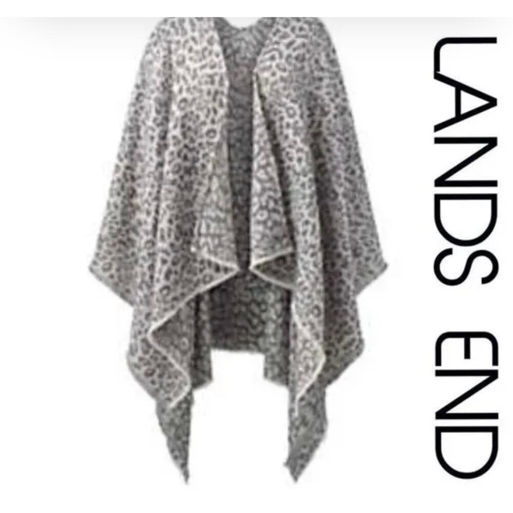 Lands’ End Gray & Cream Cheetah Print Poncho Shawl One Size fits all